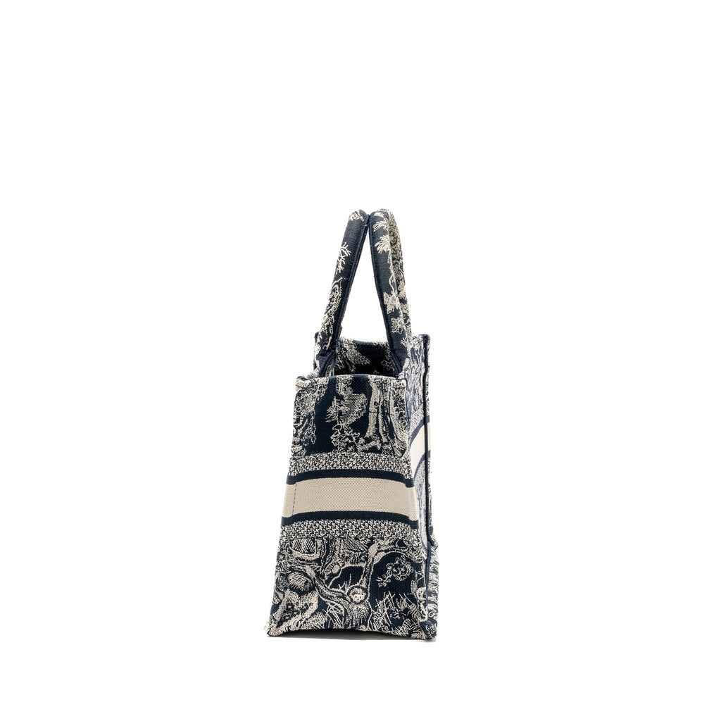 dior-small-book-tote-blue-toile-de-jouy-embroidery-1