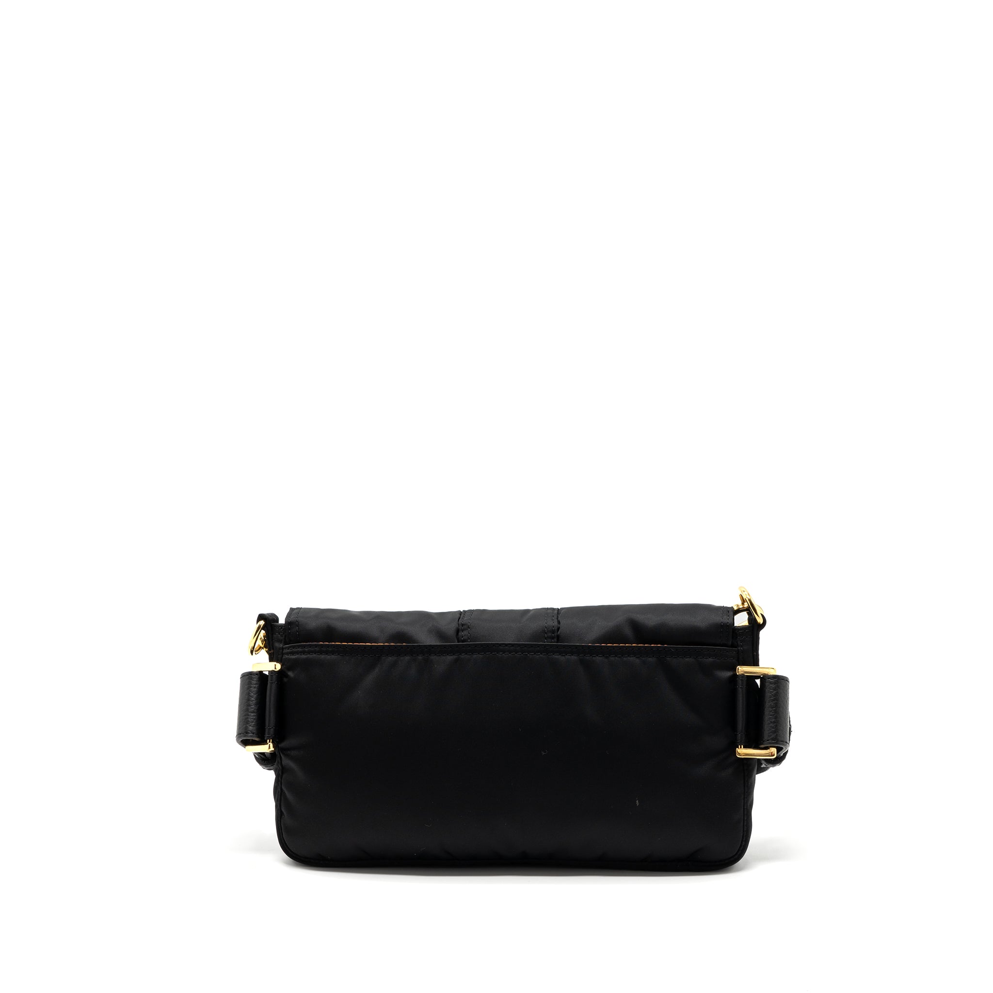 fendi-regular-baguette-nylon-black-ghw