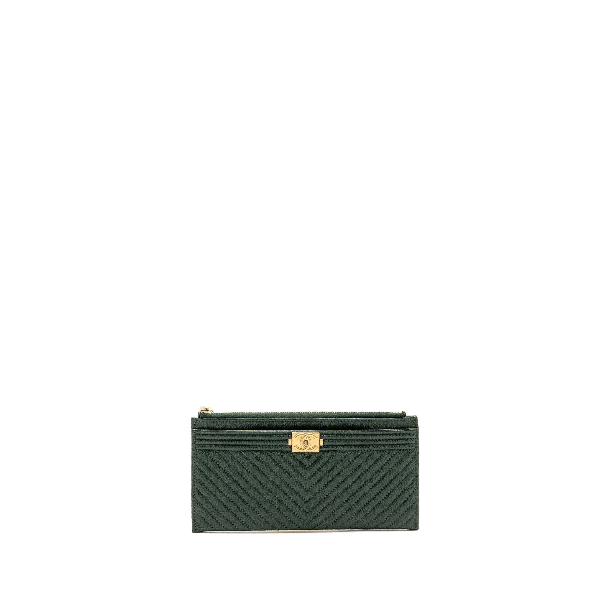 chanel-chevron-boy-zip-pouch-caviar-dark-green-ghw