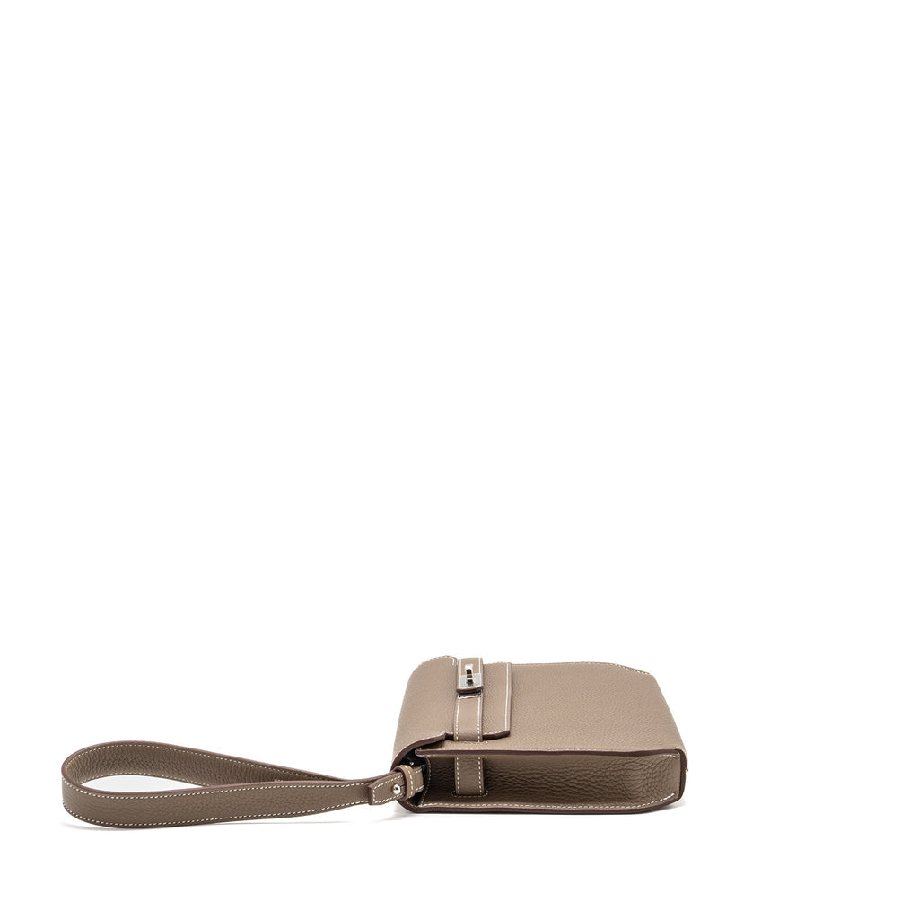 hermes-pochette-kelly-depeches-25-togo-etoupe-shw-stamp-b