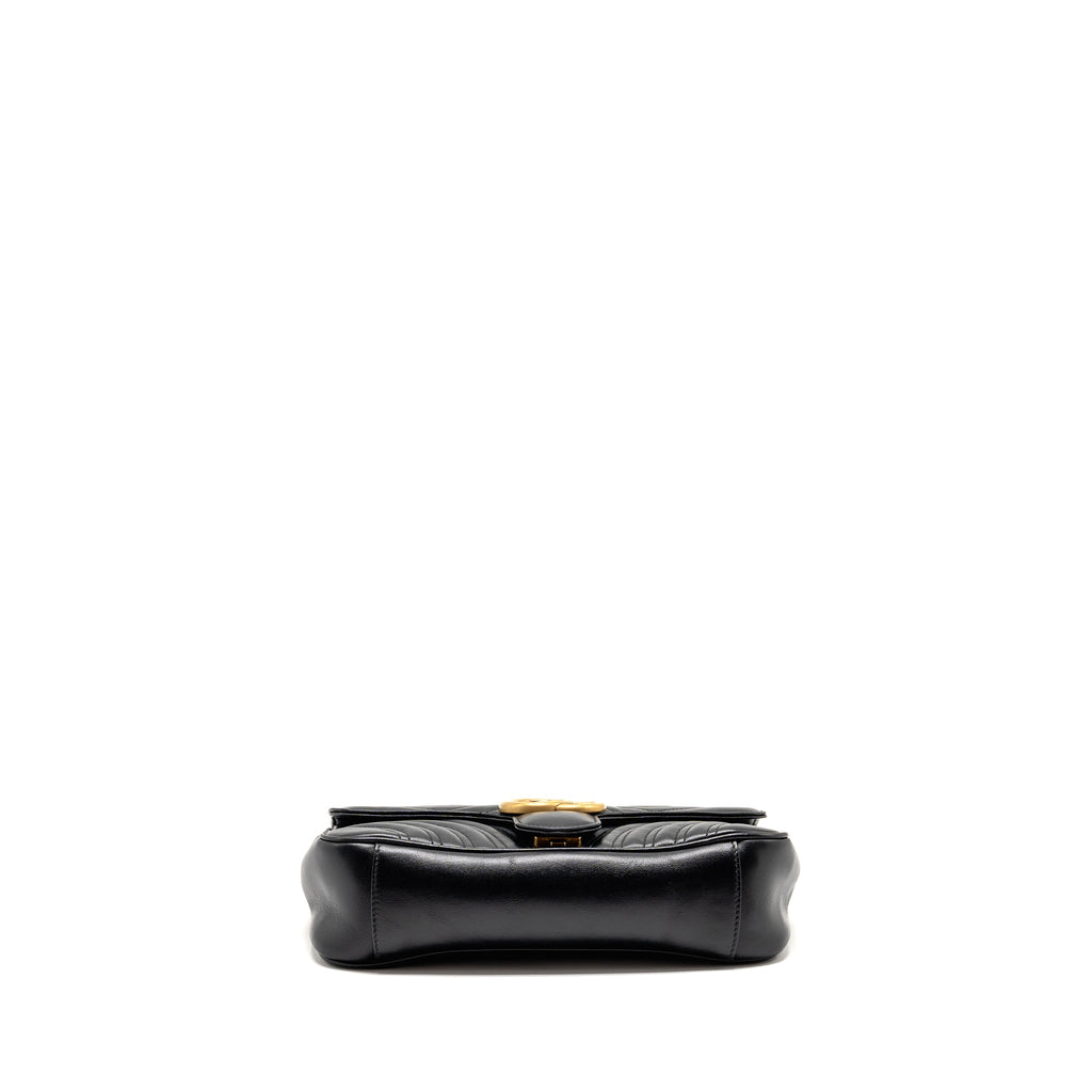 gucci-medium-gg-marmont-shoulder-bag-calfskin-black-ghw-1