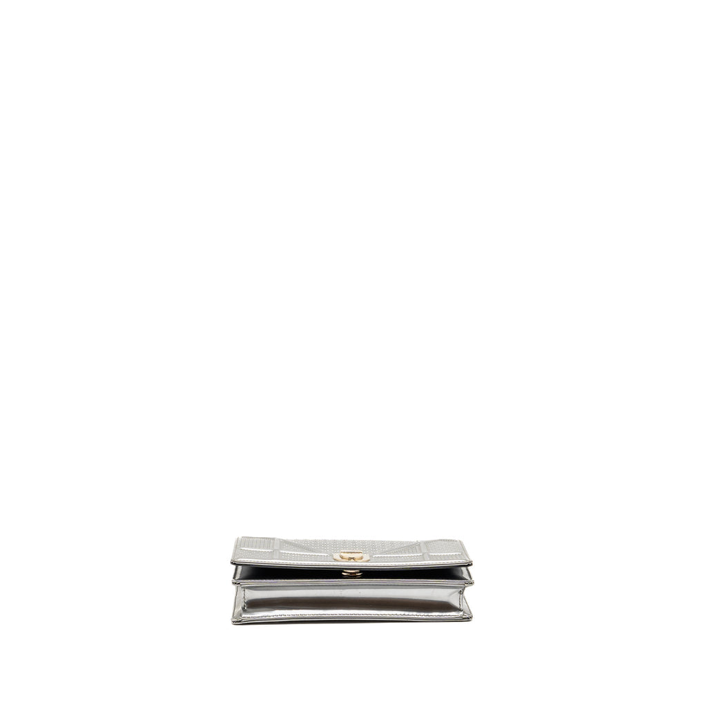 dior-diorama-wallet-on-chain-metallic-patent-silver-lghw