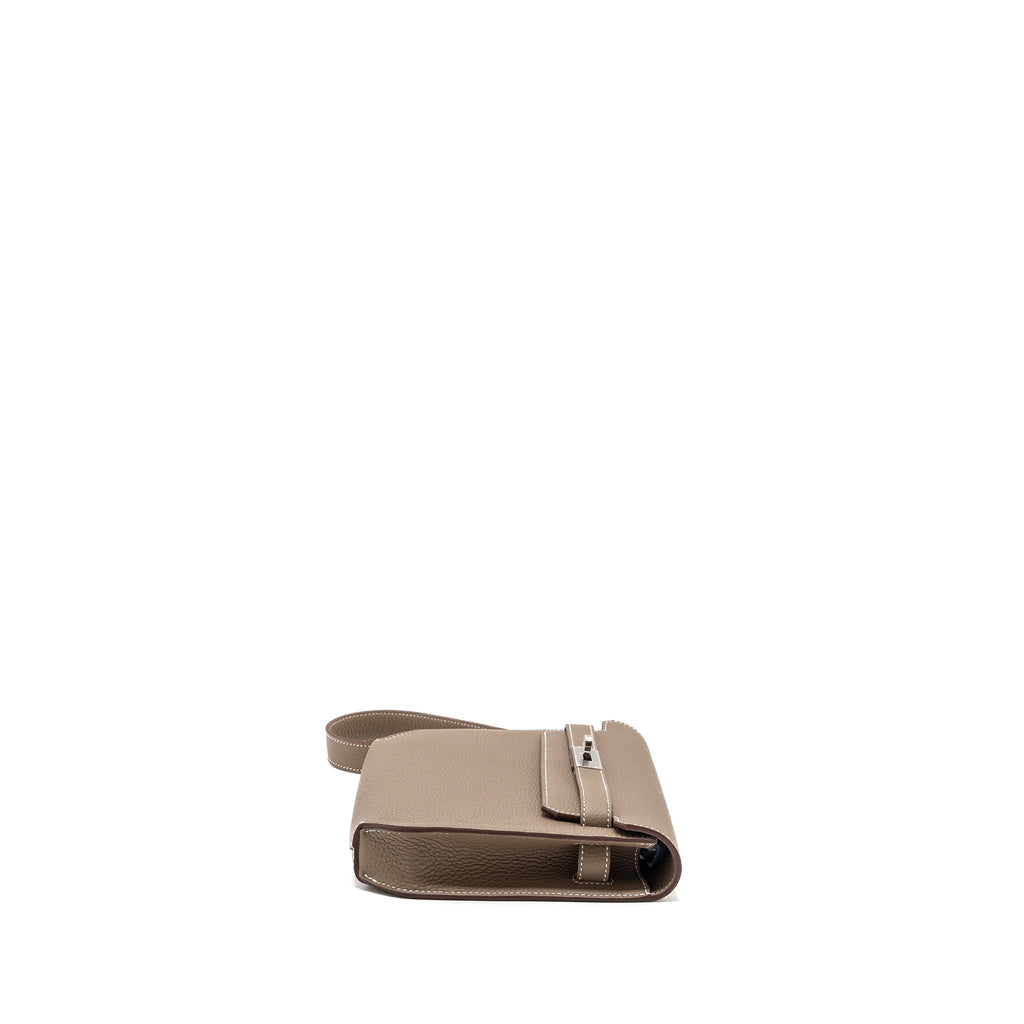 hermes-pochette-kelly-depeches-25-togo-etoupe-shw-stamp-b