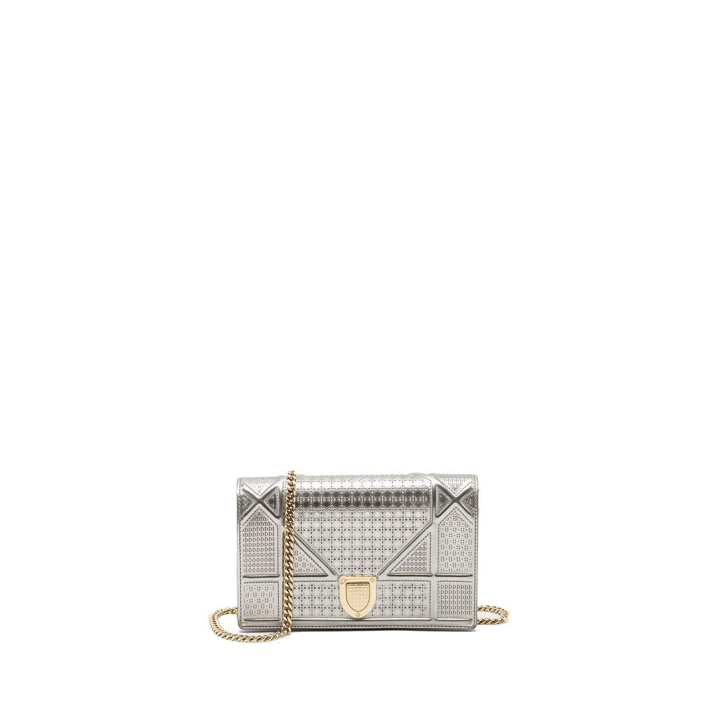 dior-diorama-wallet-on-chain-metallic-patent-silver-lghw