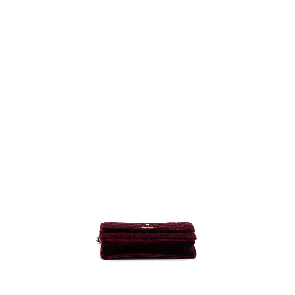 chanel-crystal-pearl-crush-wallet-on-chain-velvet-burgundy-lghw