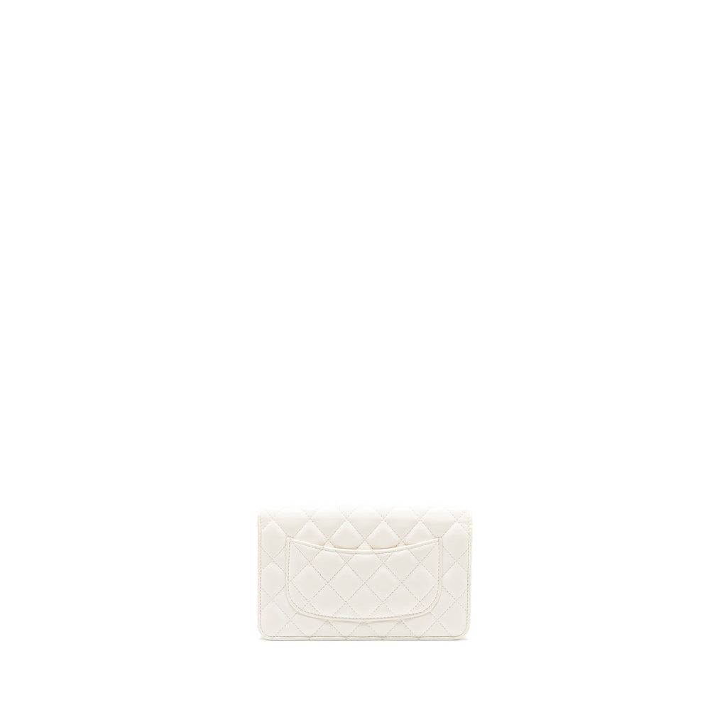chanel-pearl-crush-wallet-on-chain-lambskin-white-ghw-microchip-4