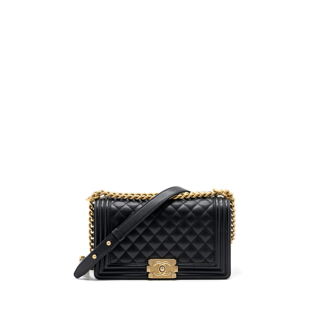 chanel-medium-boy-bag-lambskin-green-ghw