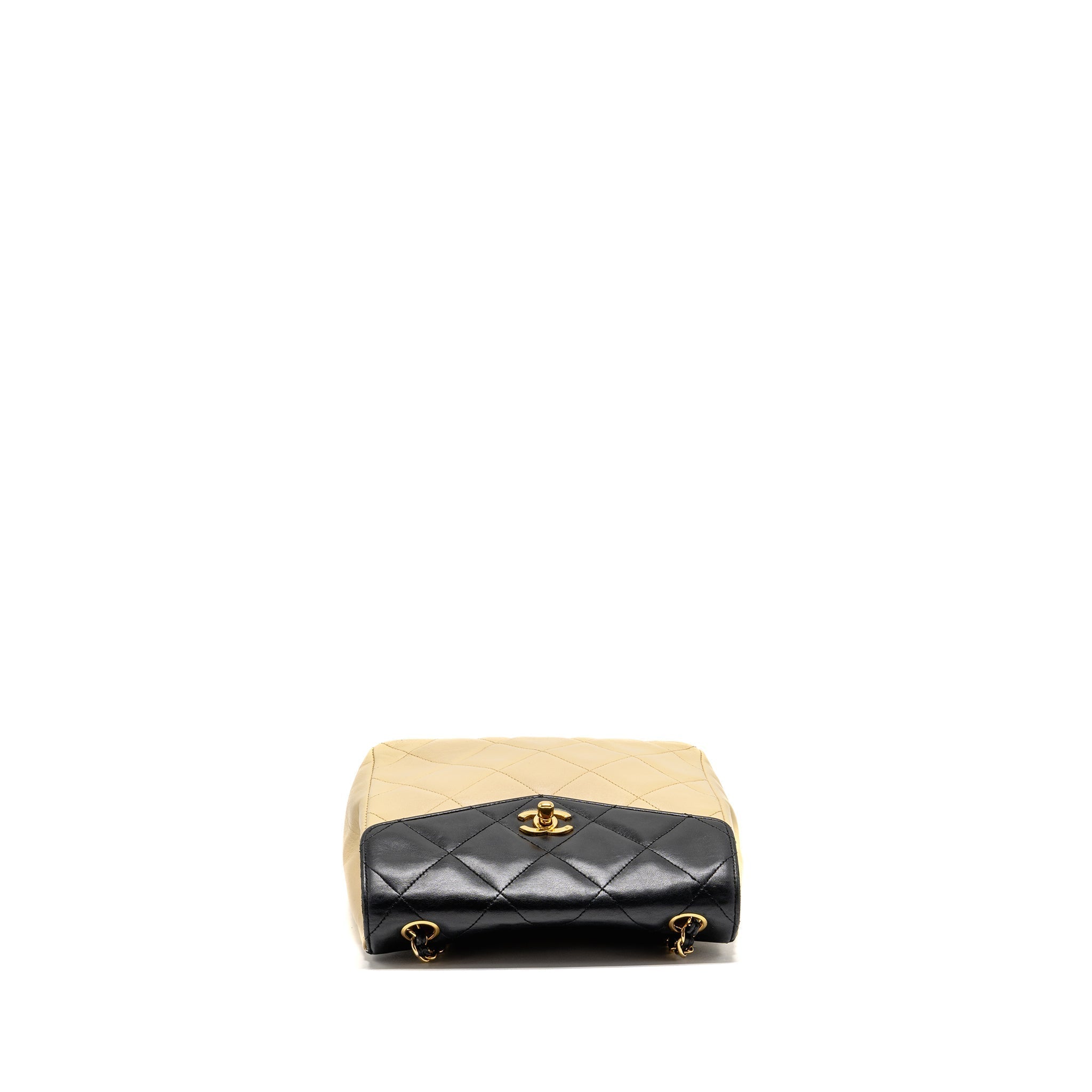 chanel-vintage-quilted-envelope-flap-bag-lambskin-beige-black-ghw