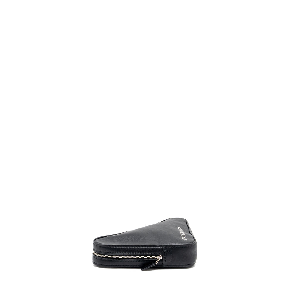 balenciaga-triangle-zip-clutch-calfskin-black-shw