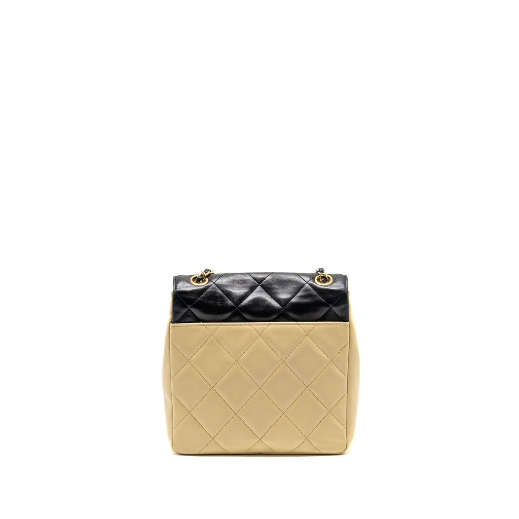 chanel-vintage-quilted-envelope-flap-bag-lambskin-beige-black-ghw