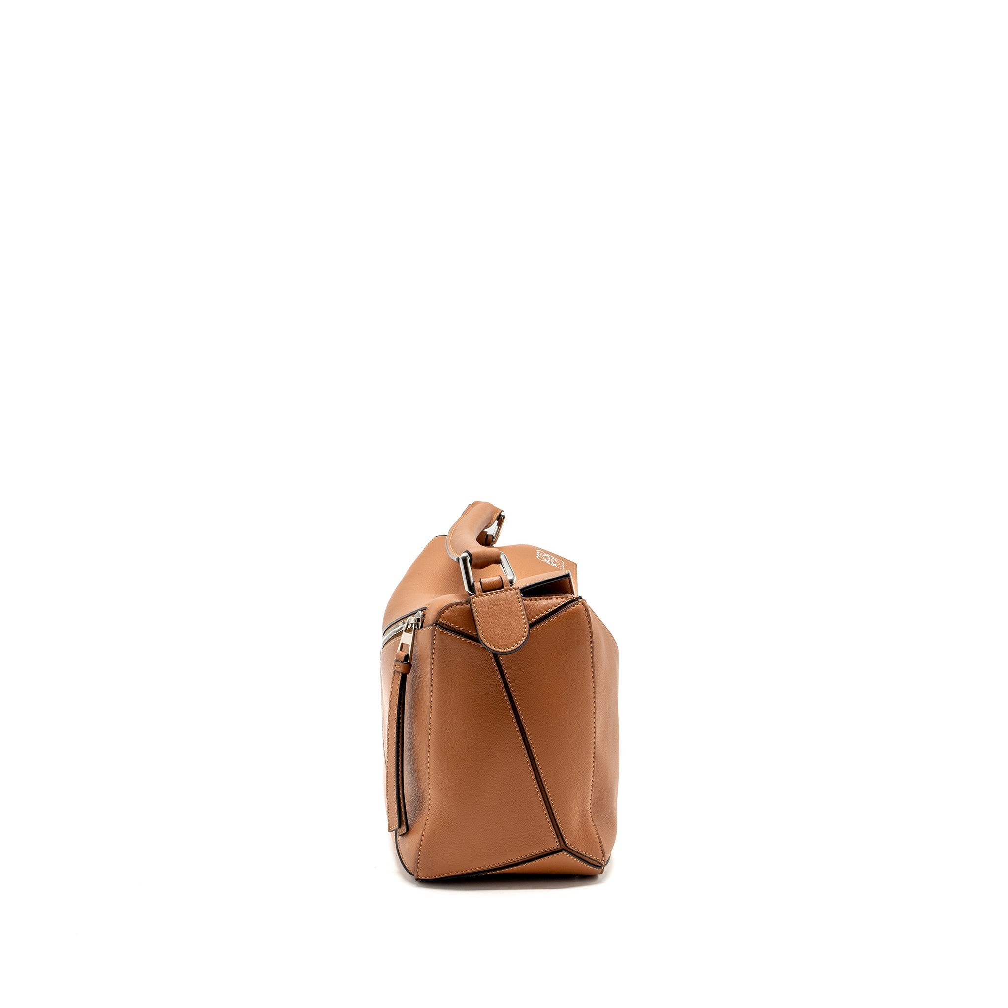 loewe-puzzle-bag-in-classic-calfskin-tan-shw-1