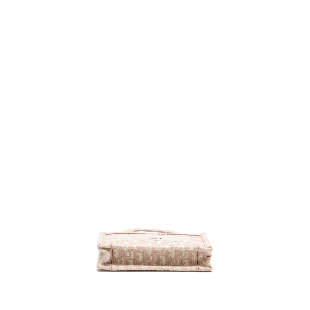 dior-mini-book-tote-oblique-embroidery-pink-copy-1