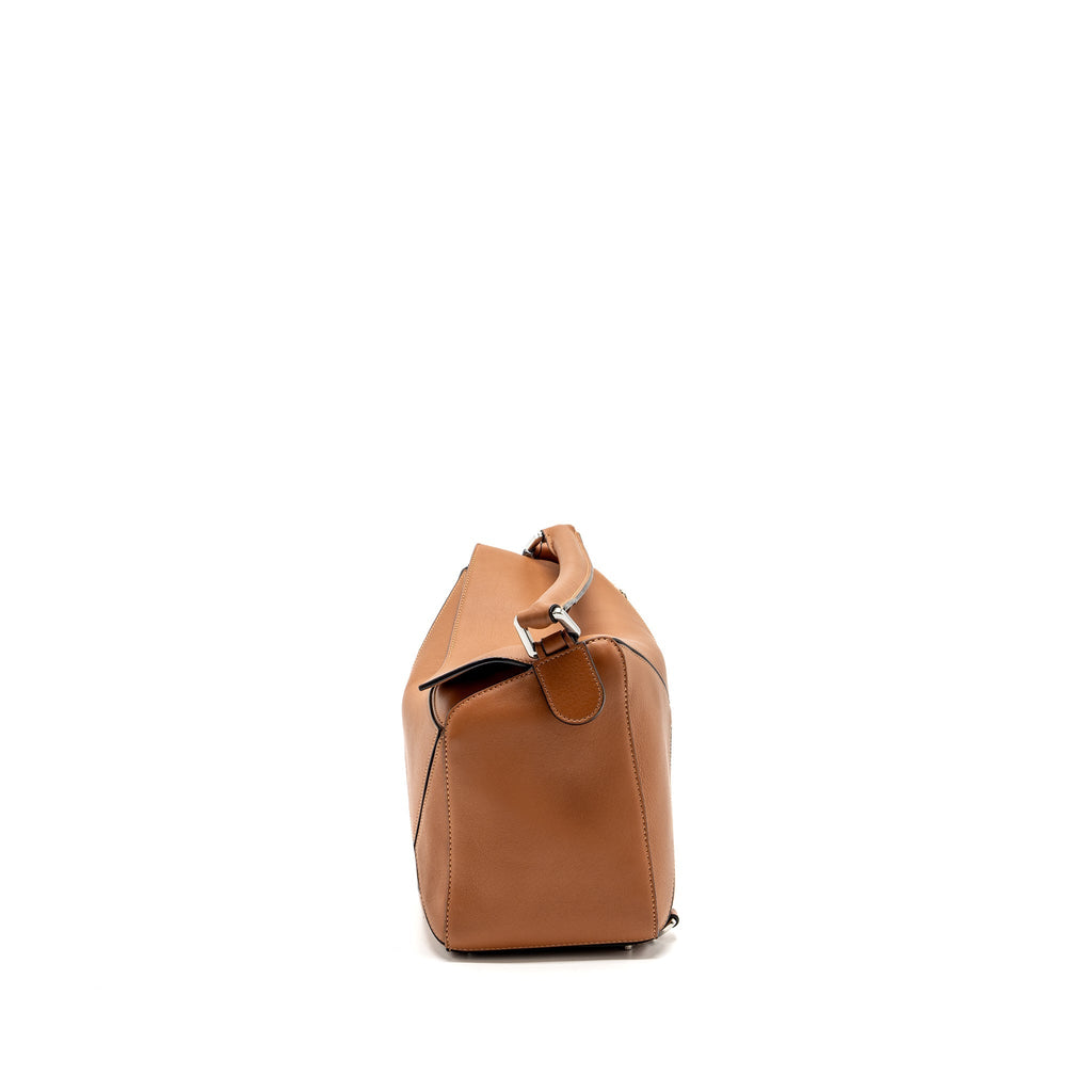 loewe-puzzle-bag-in-classic-calfskin-tan-shw-1