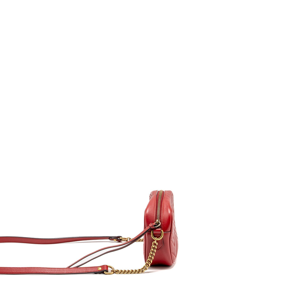 gucci-gg-marmont-matelasse-camera-bag-red-leather-red-ghw