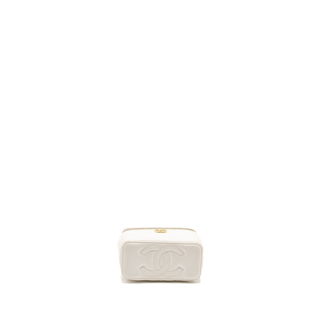 chanel-letter-cc-logo-chain-long-vanity-case-lambskin-whit-ghwmicrochip