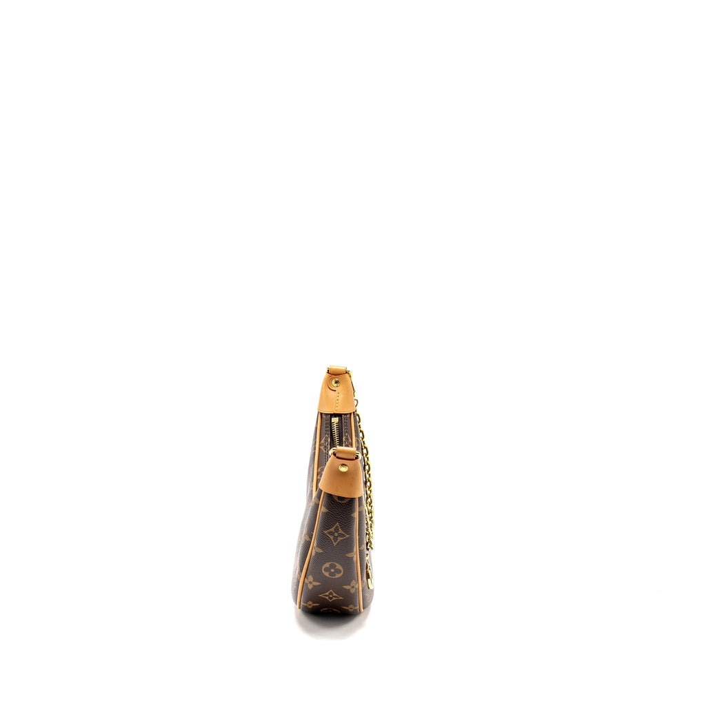 louis-vuitton-half-moon-loop-bag-monogram-canvas-ghw