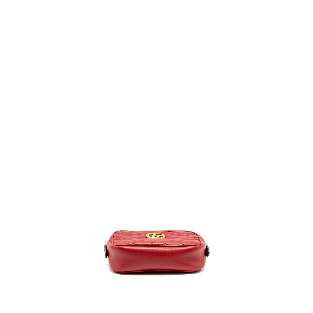 gucci-gg-marmont-matelasse-camera-bag-red-leather-red-ghw