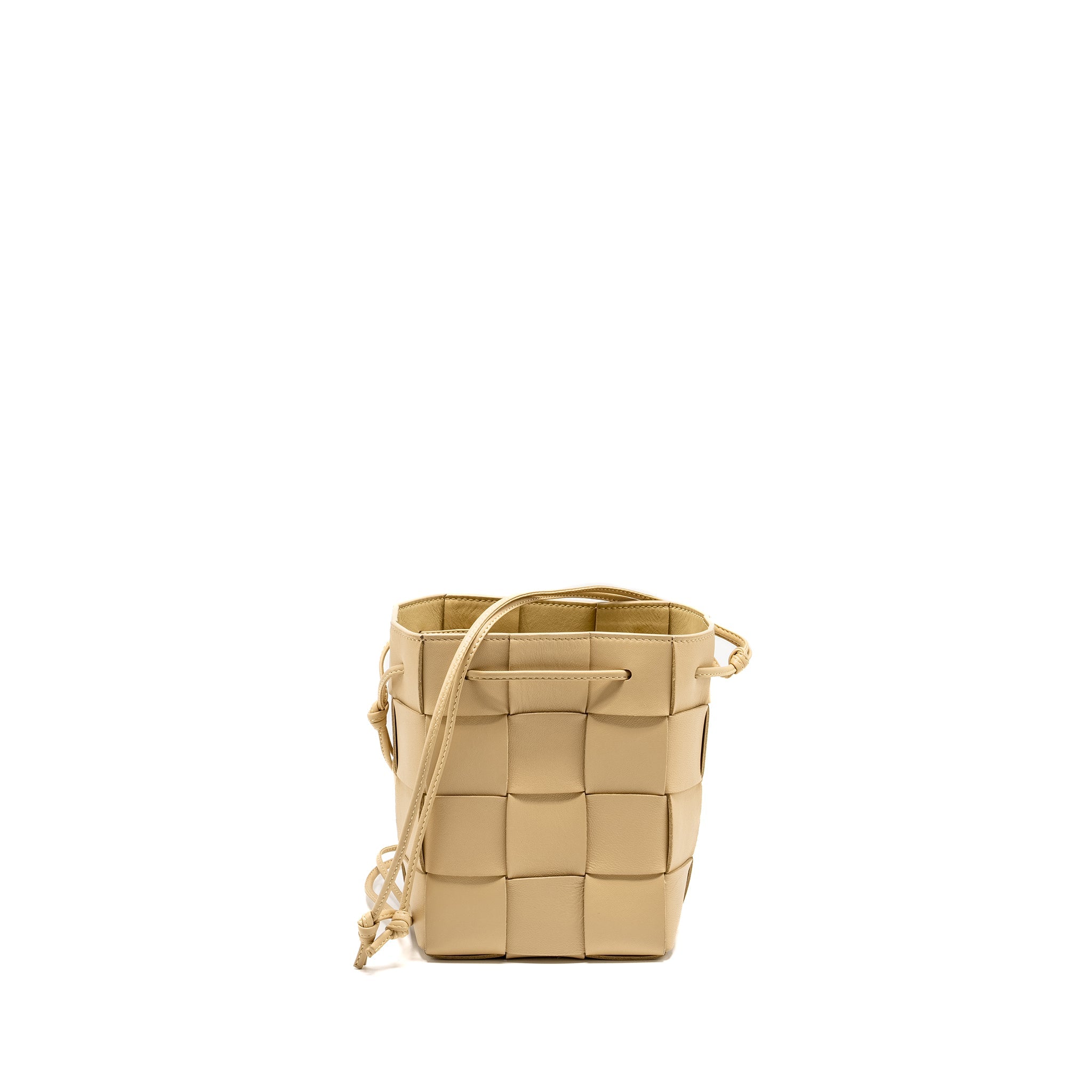 bottega-veneta-small-cassette-bucket-bag-lambskin-beige-copy