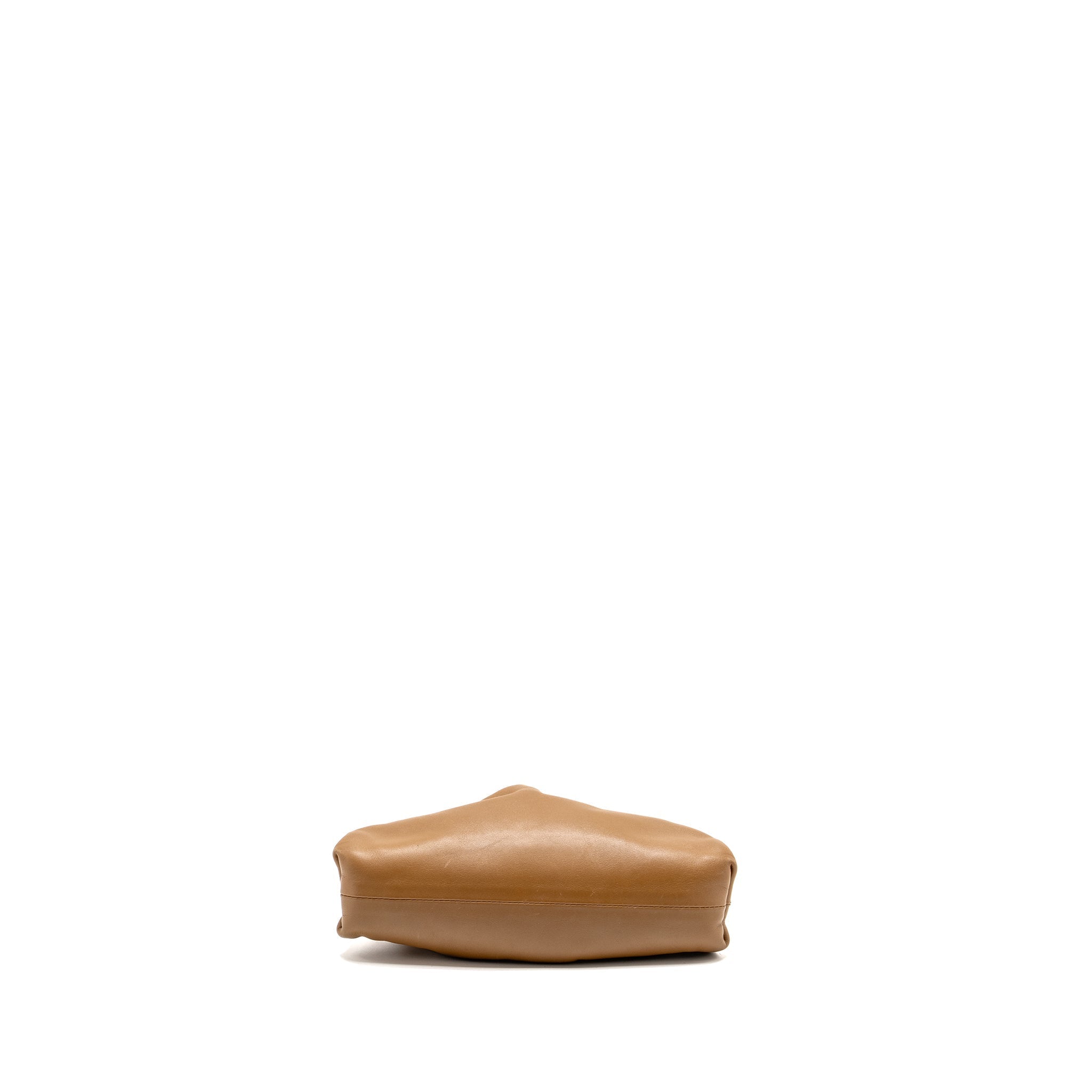bottega-veneta-mini-the-pouch-smooth-calfskin-caramel-ghw