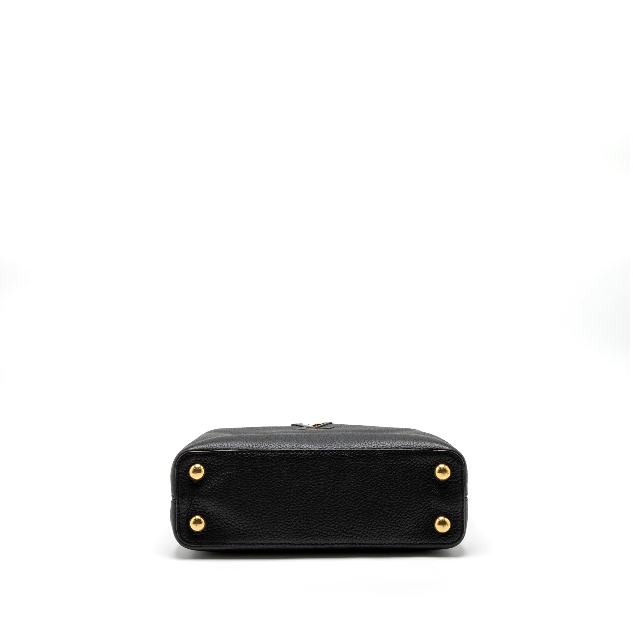 louis-vuitton-capucines-bb-taurillon-black-ghw