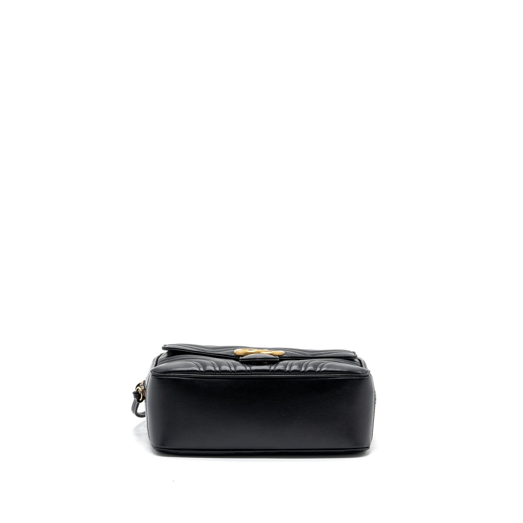 gucci-gg-marmont-matelasse-shoulder-bag-calfskin-black-ghw
