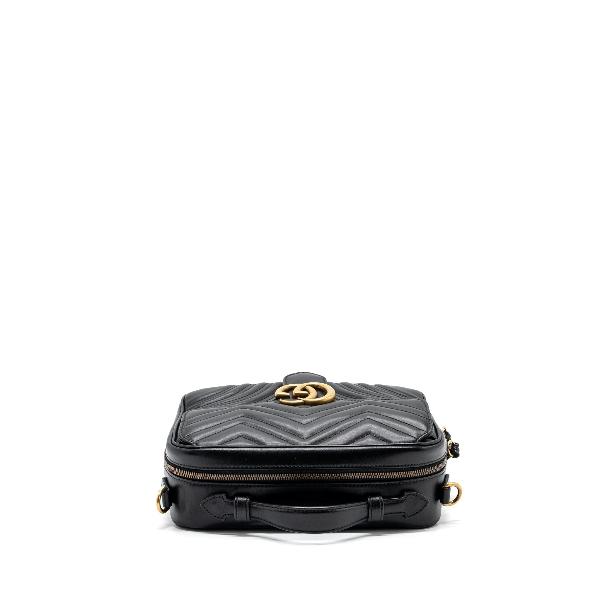 gucci-gg-marmont-matelasse-shoulder-bag-calfskin-black-ghw