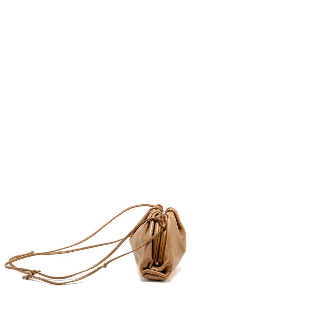 bottega-veneta-mini-the-pouch-smooth-calfskin-caramel-ghw