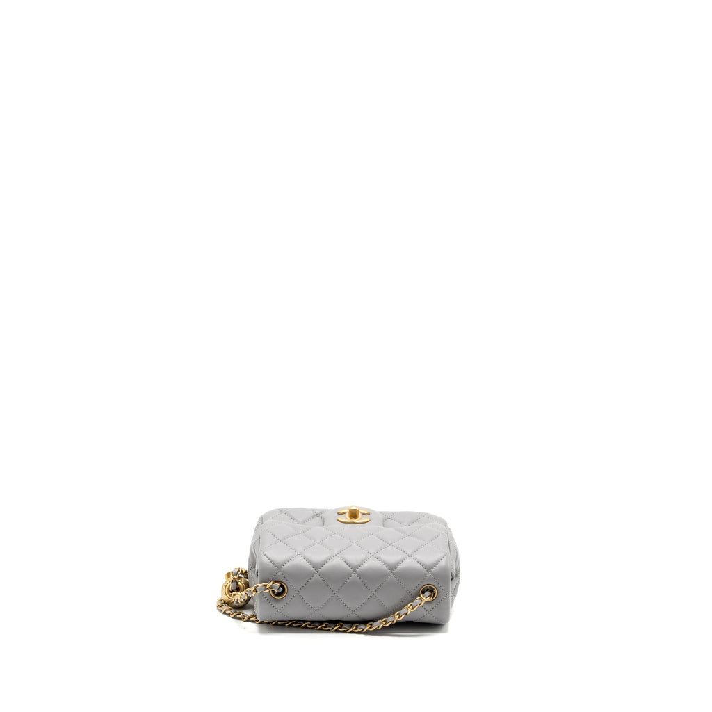 chanel-pearl-crush-mini-square-flap-bag-lambskin-light-grey-ghwmicrochip