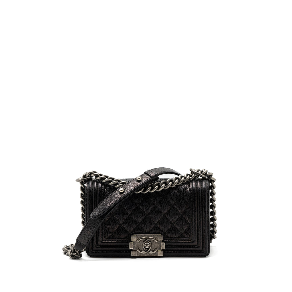 chanel-small-boy-bag-caviar-black-ruthenium-hardware