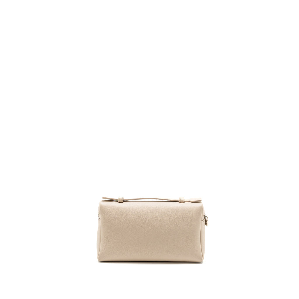 loro-piana-extra-pocket-l19-grained-calfskin-whisper-white-shw