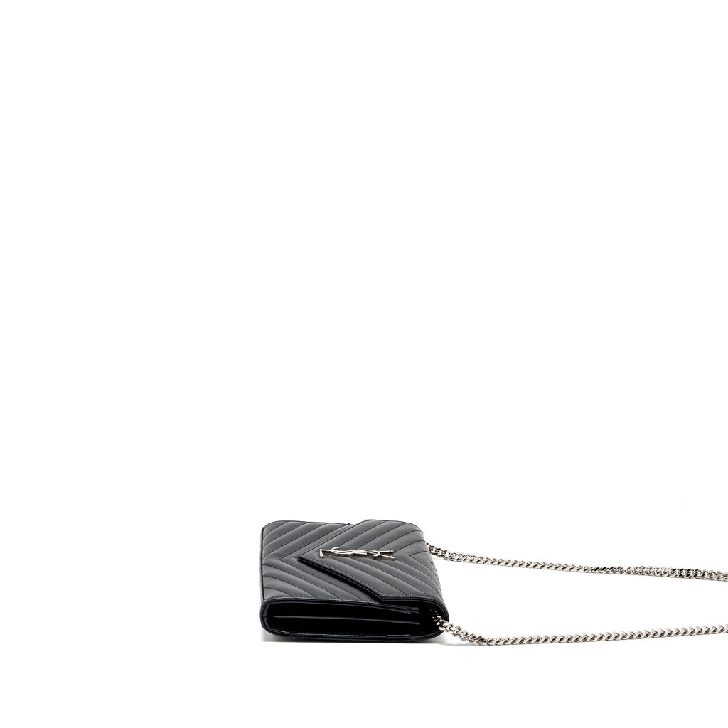 saint-laurent-envelop-chain-bag-grained-calfskin-black-shw