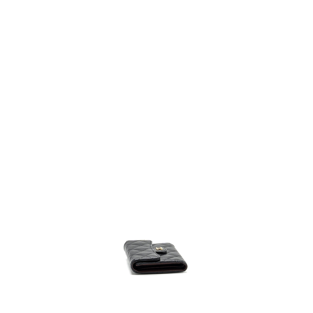 chanel-classic-compact-wallet-caviar-black-ghwmicrochip