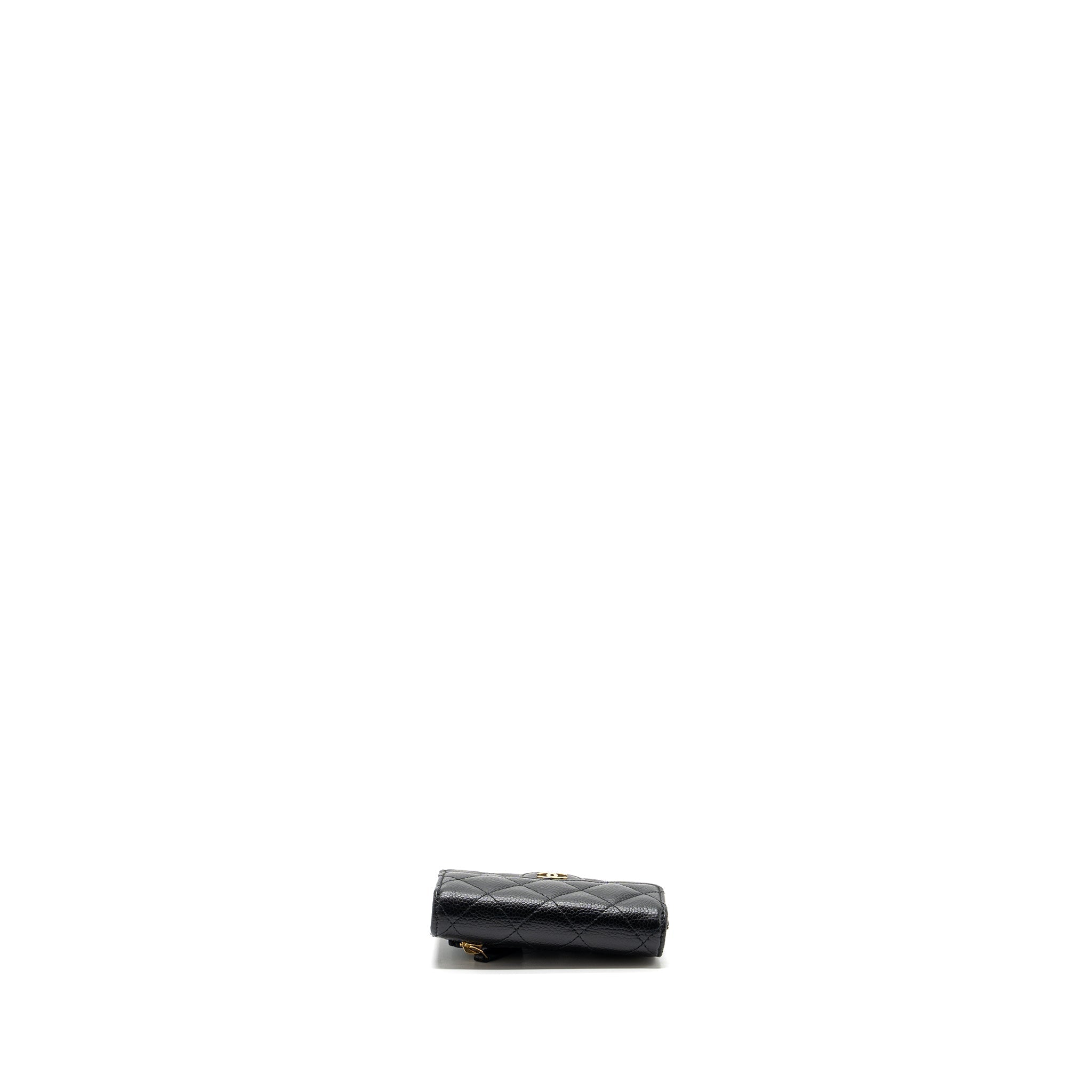 chanel-classic-compact-wallet-caviar-black-ghwmicrochip