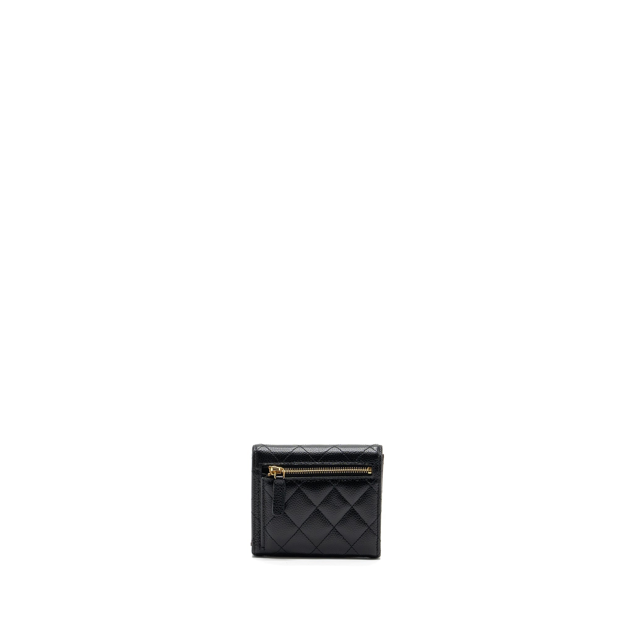 chanel-classic-compact-wallet-caviar-black-ghwmicrochip