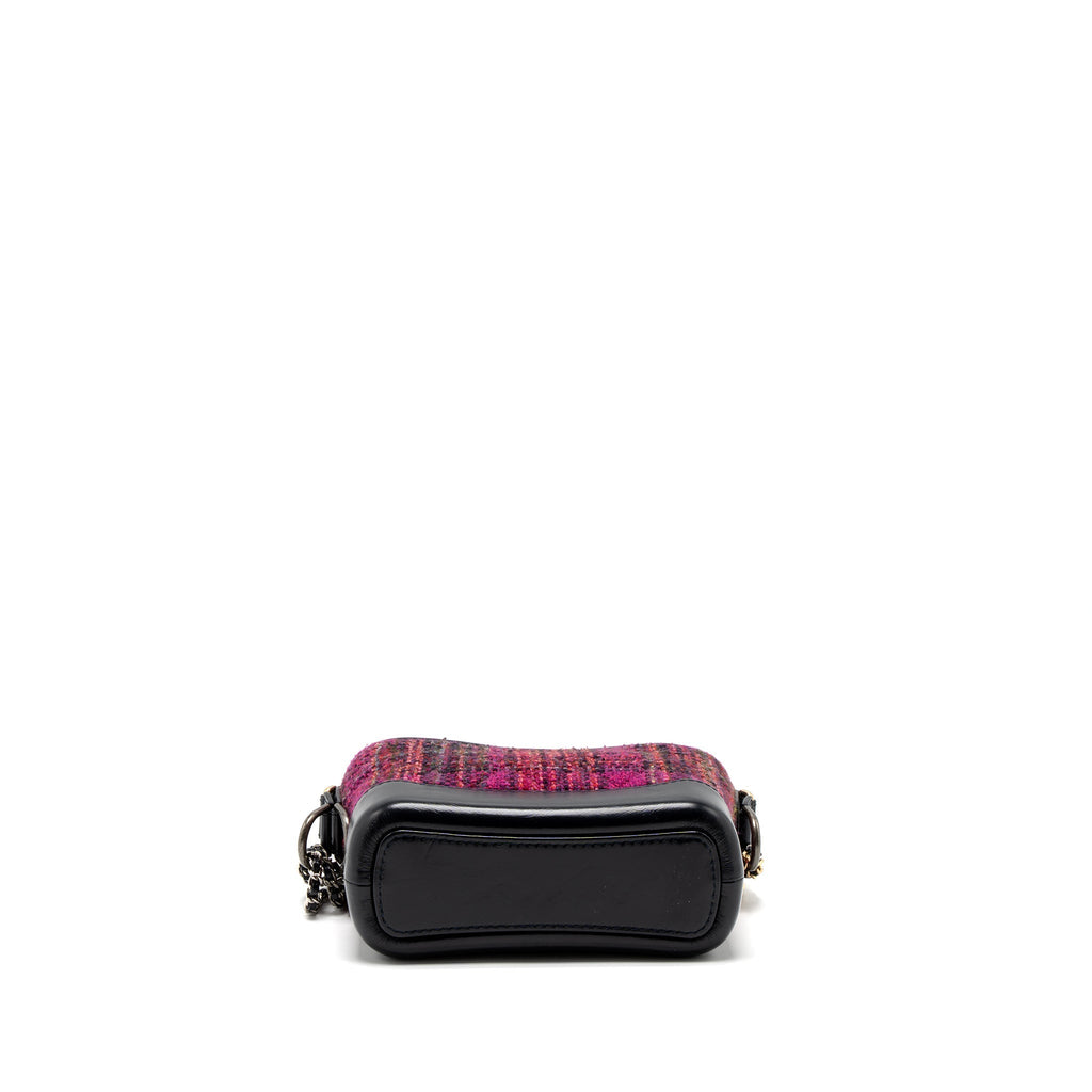 chanel-small-gabrielle-hobo-bag-tweed-calfskin-multicolour-multicolour-hardware