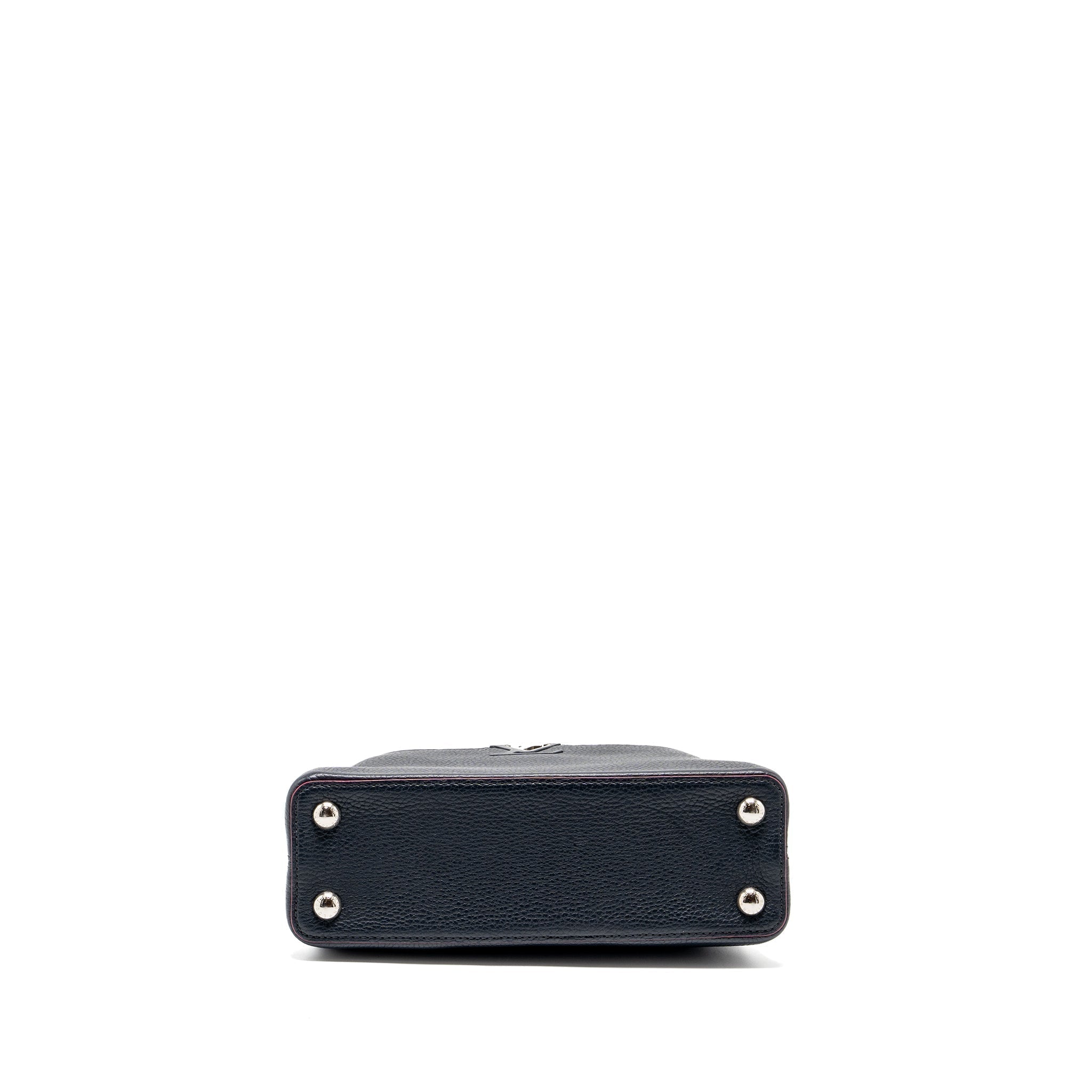 louis-vuitton-capucines-bb-taurillon-navy-shw