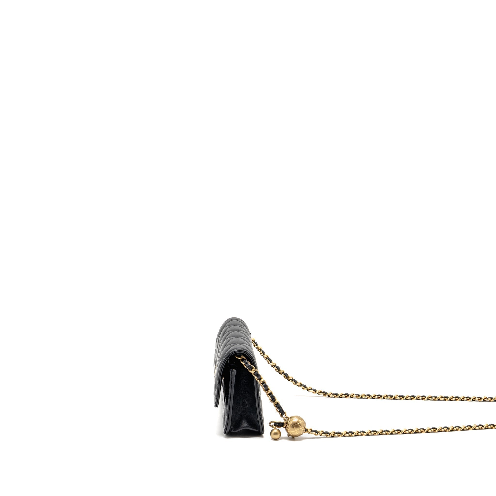 chanel-pearl-crush-mini-wallet-on-chain-lambskin-black-ghwmicrochip