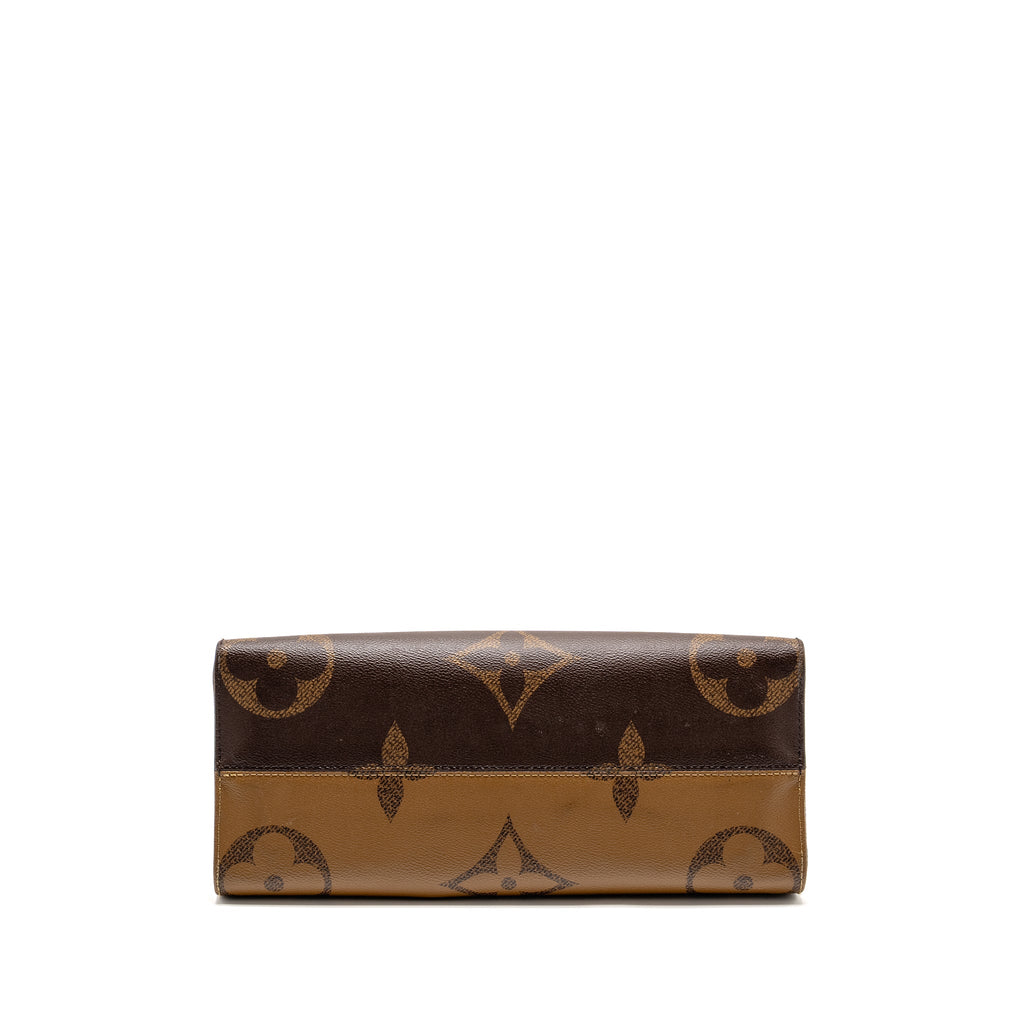louis-vuitton-onthego-mm-monogram-canvas-ghw-8
