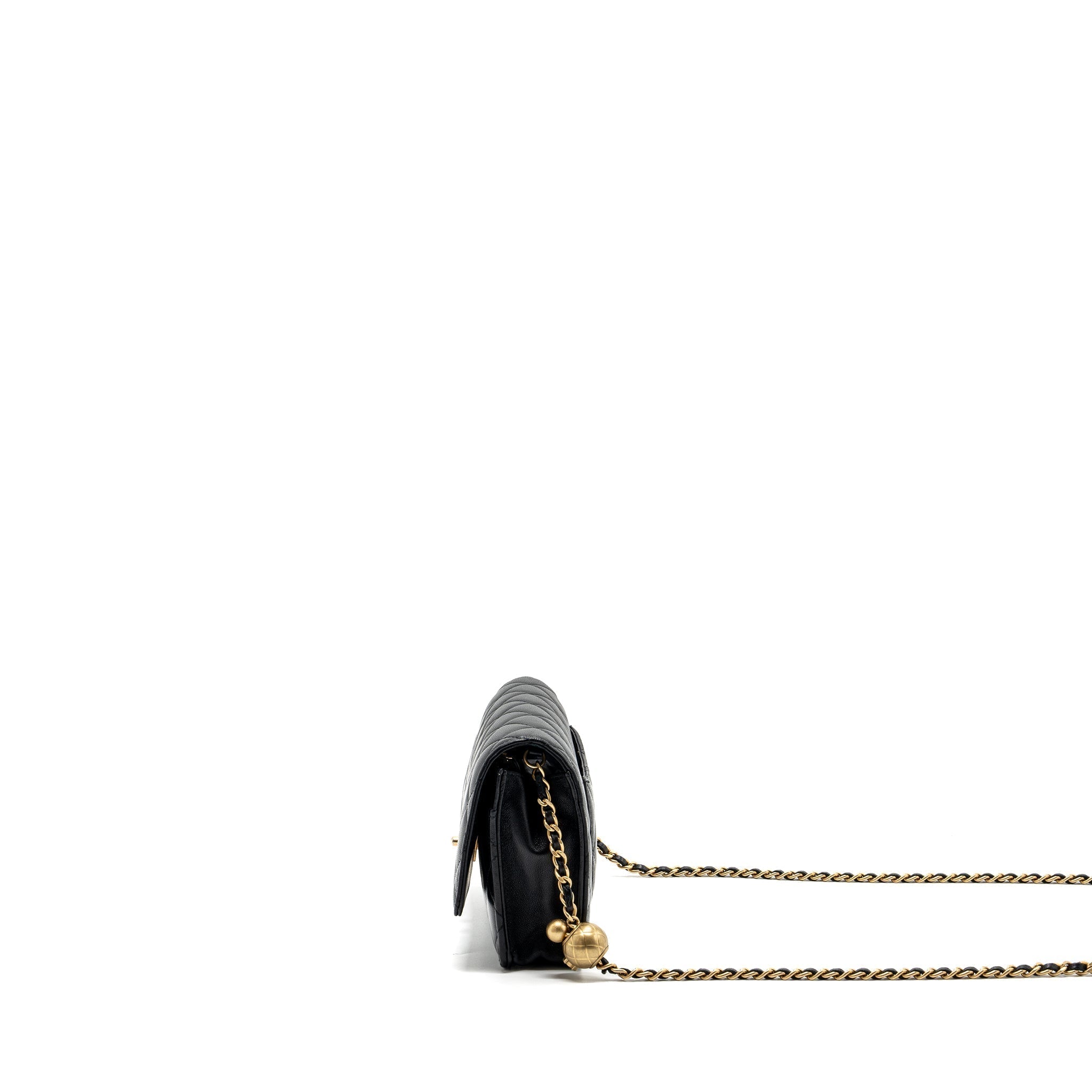 chanel-pearl-crush-wallet-on-chain-lambskin-black-ghwmicrochip