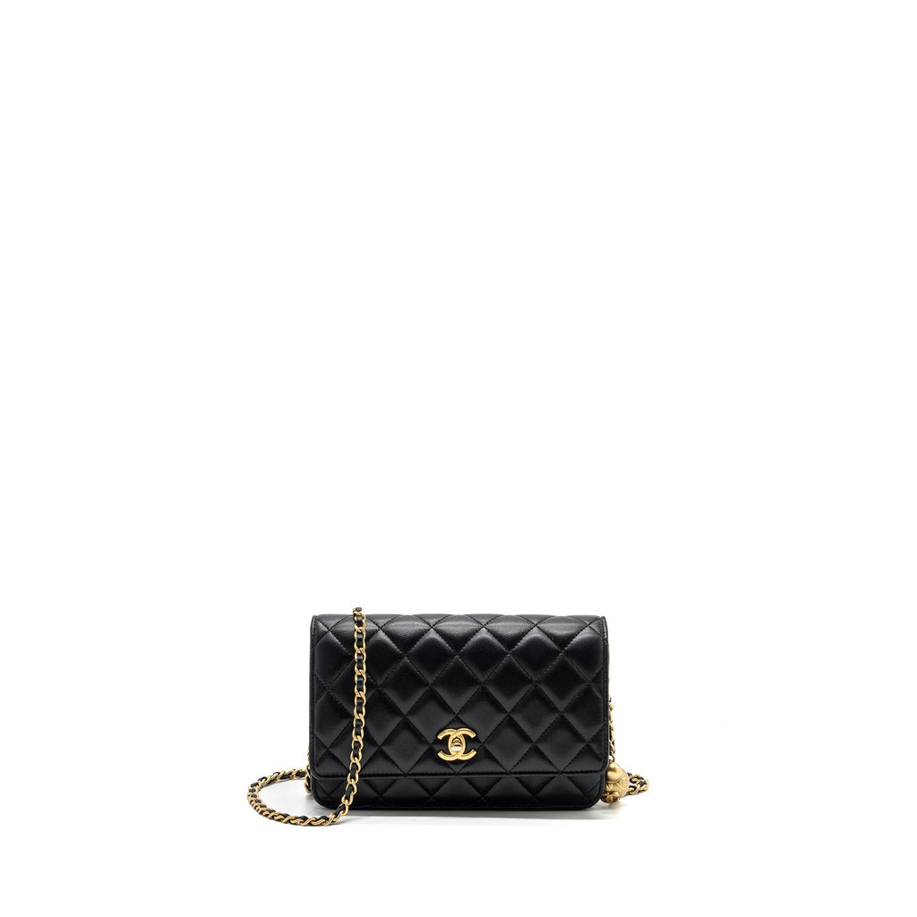 chanel-pearl-crush-wallet-on-chain-lambskin-black-ghwmicrochip