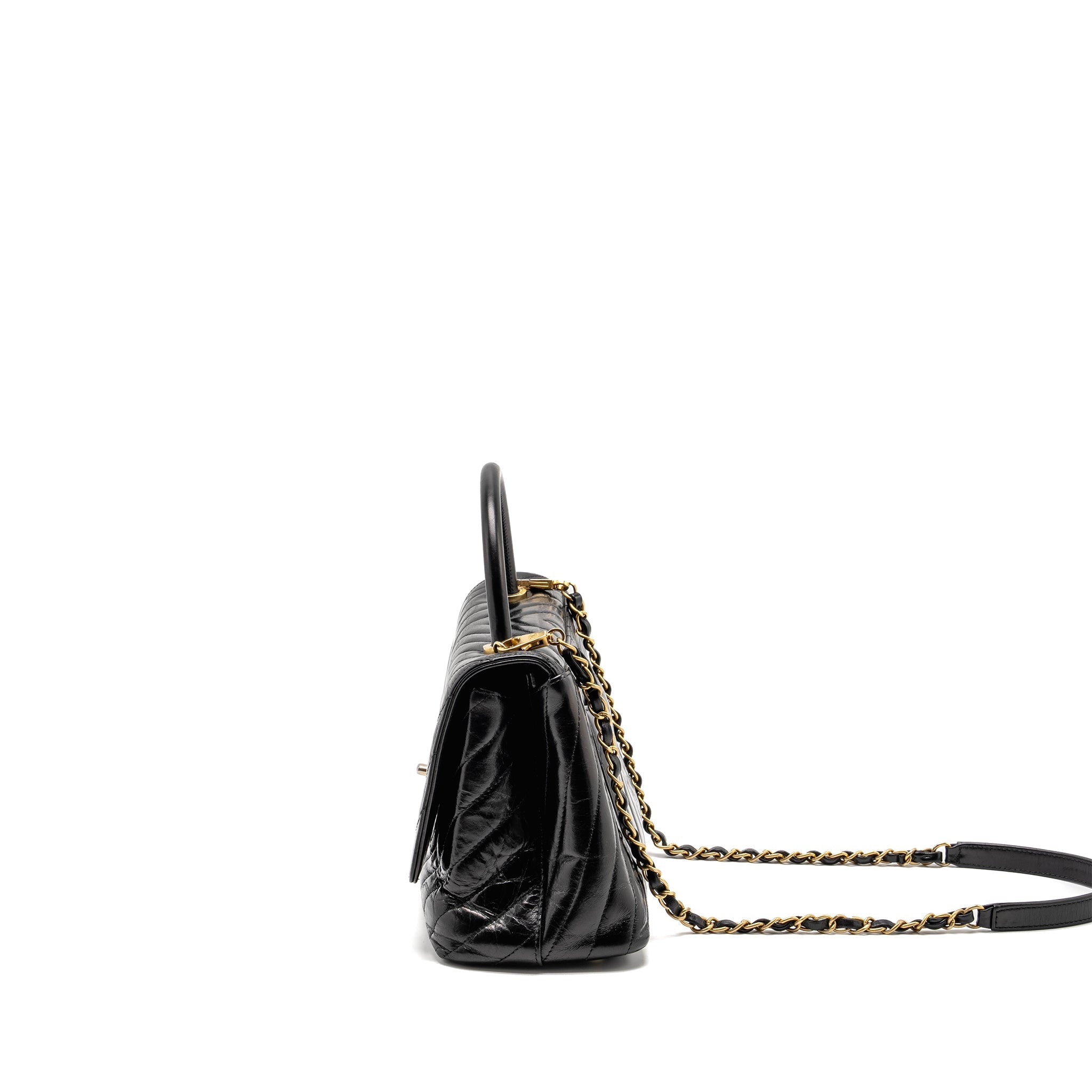 chanel-medium-coco-handle-chevron-calfskin-black-ghw-copy