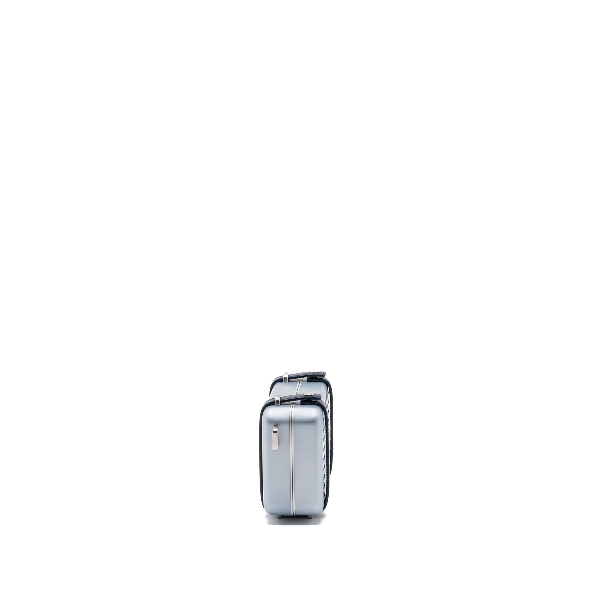 dior-x-rimowa-clutch-trunk-bag-aluminium-calfskin-silver-black-with-shw