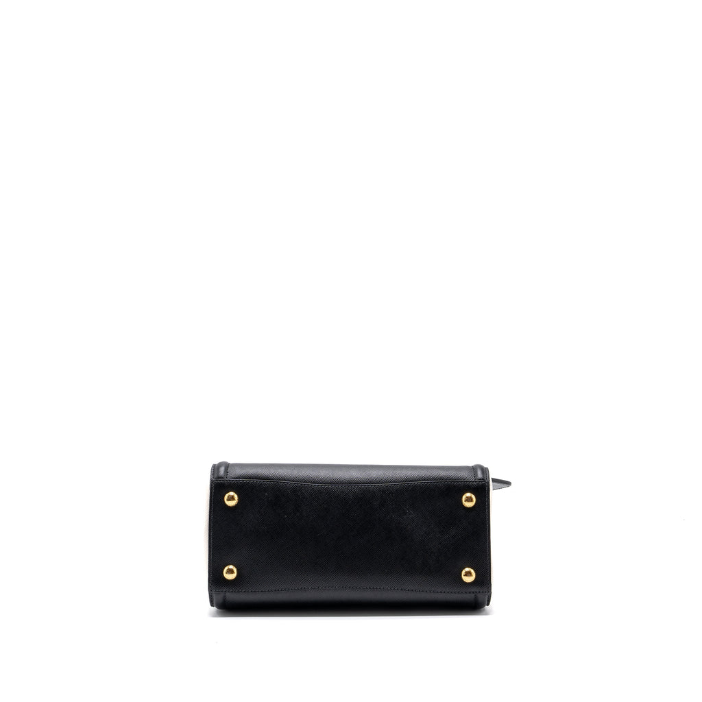 prada-tote-bag-saffiano-calfskin-leather-black-white-ghw