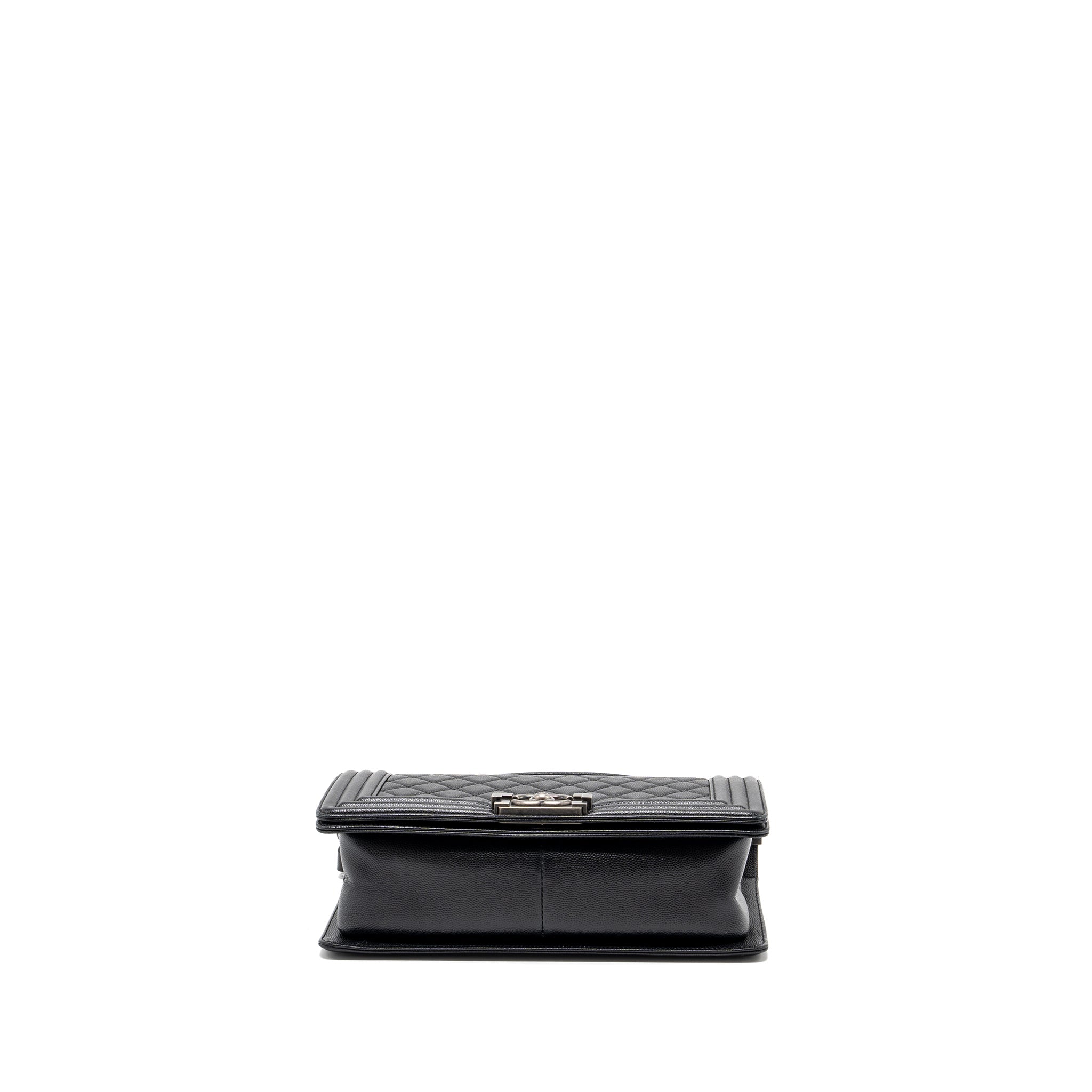 chanel-medium-boy-bag-caviar-black-ruthenium-hardware