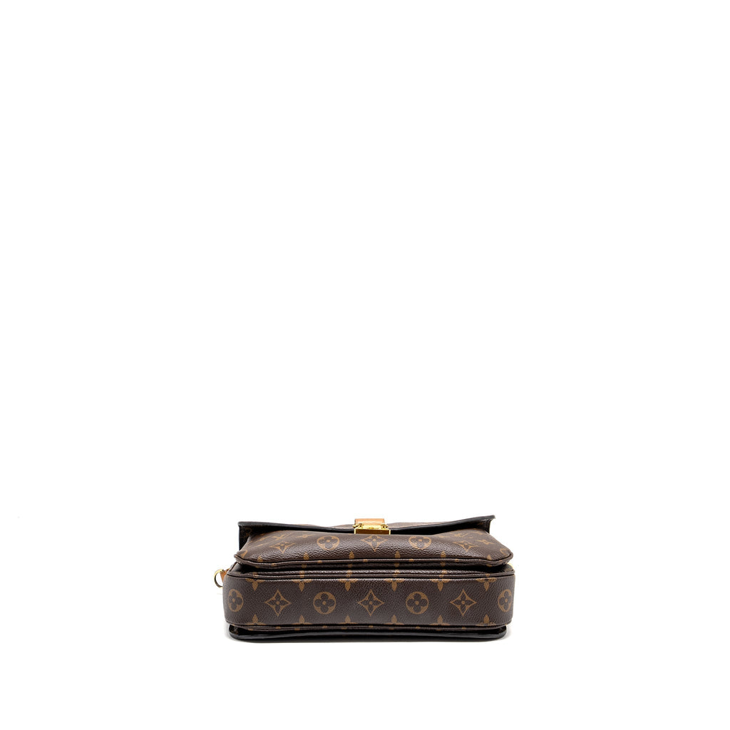 louis-vuitton-pochette-metis-monogram-canvas-ghw-29