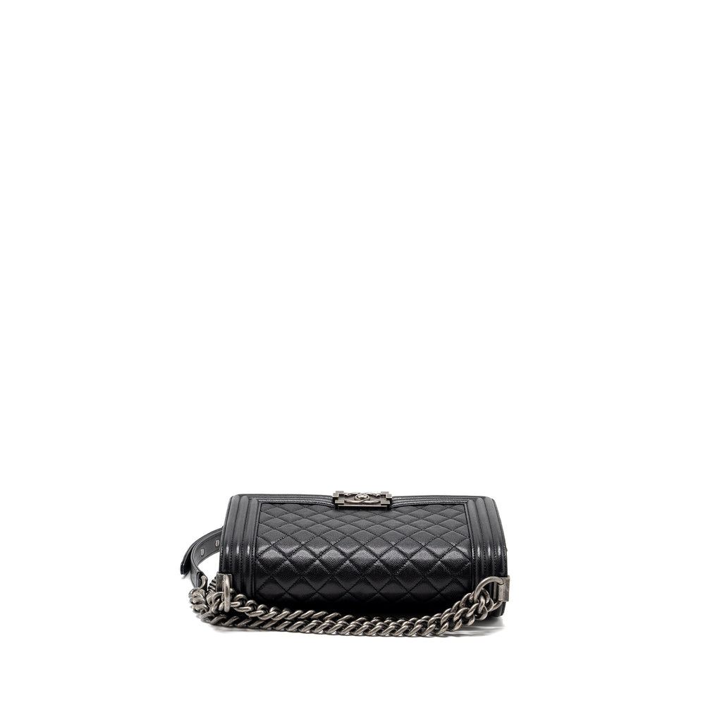 chanel-medium-boy-bag-caviar-black-ruthenium-hardware
