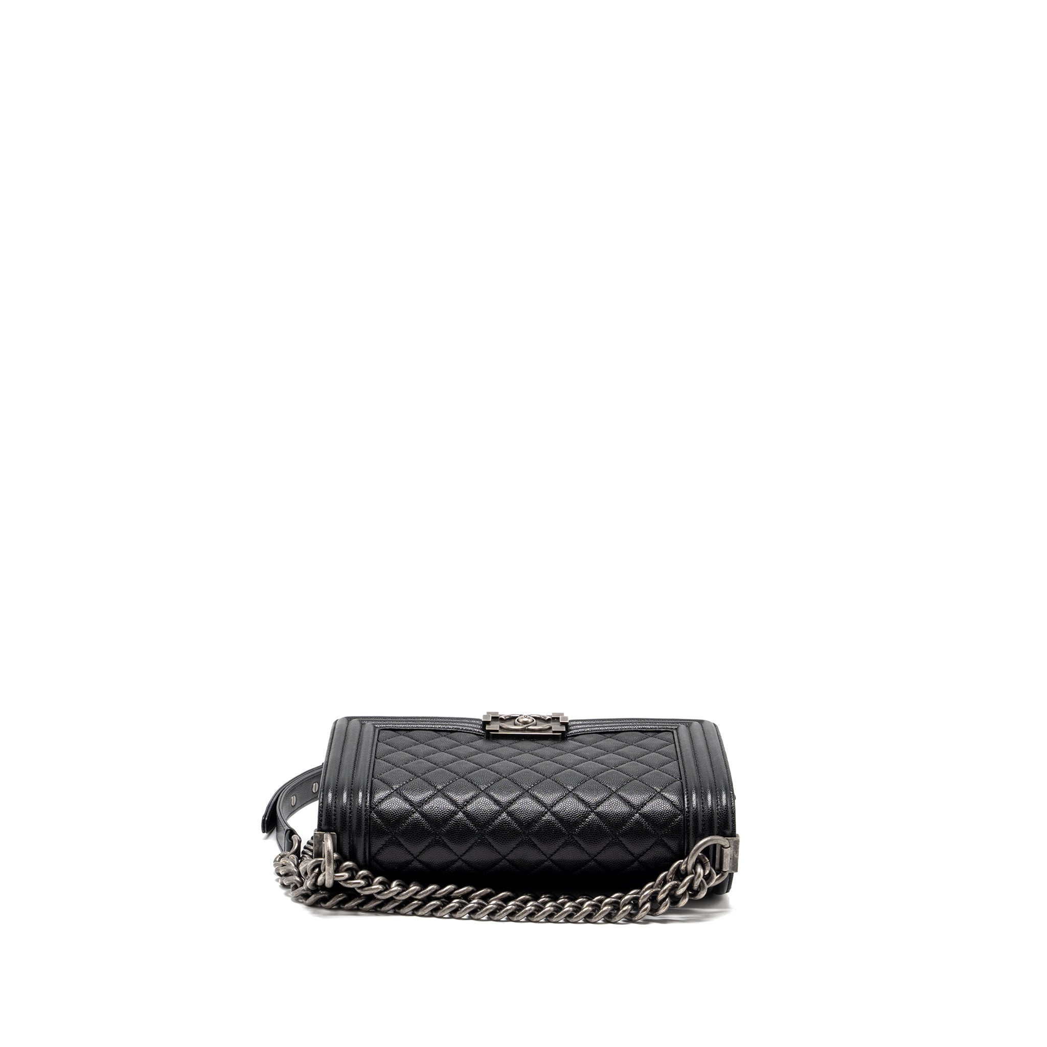 chanel-medium-boy-bag-caviar-black-ruthenium-hardware