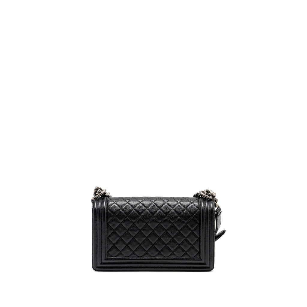 chanel-medium-boy-bag-caviar-black-ruthenium-hardware