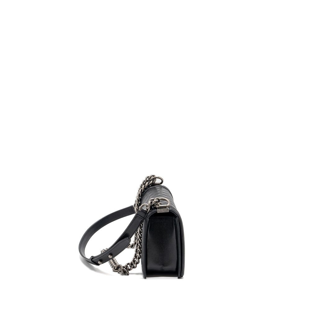 chanel-medium-boy-bag-caviar-black-ruthenium-hardware