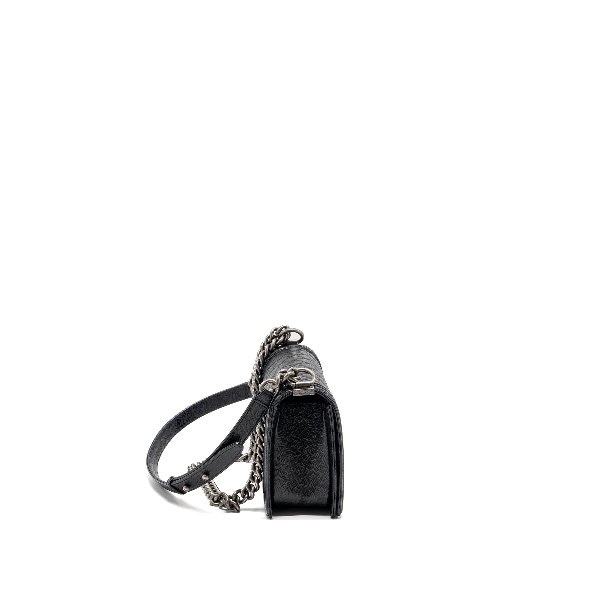 chanel-medium-boy-bag-caviar-black-ruthenium-hardware